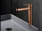 Découvrez notre mitigeur lavabo or rose brossé. Un mélange parfait d'esthétique et de fonctionnalité pour votre salle de bain. Corps en laiton, cartouche céramique, installation facile. - GARANTIE 5 ANS - LIVRAISON OFFERTE en 5 à 6 Jours